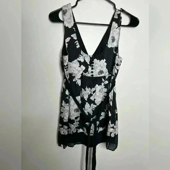 White House Black Market 100% Silk Floral Tie Back Tank Size Small - Picture 5 of 6